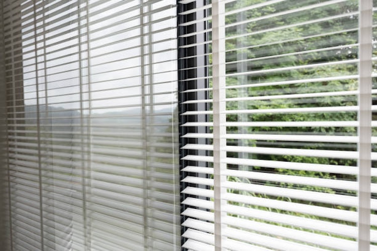 Simple style blind